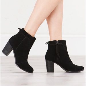 ✨Host Pick✨ Toms ‘Lunata’ black suede ankle boots